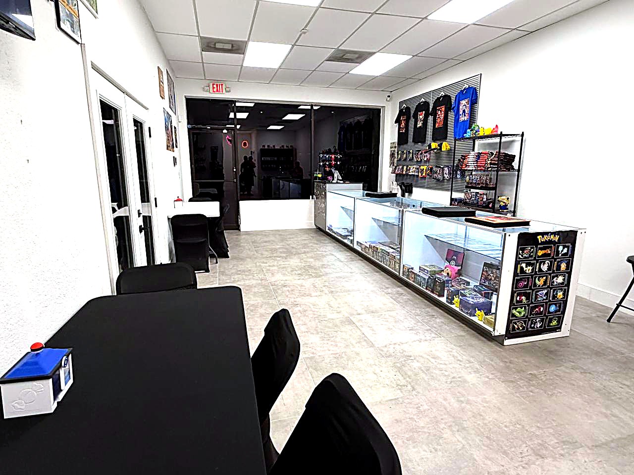 Cuban Rippers store interior — full view of the display floor